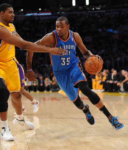 更是对伊涅 更是对伊涅