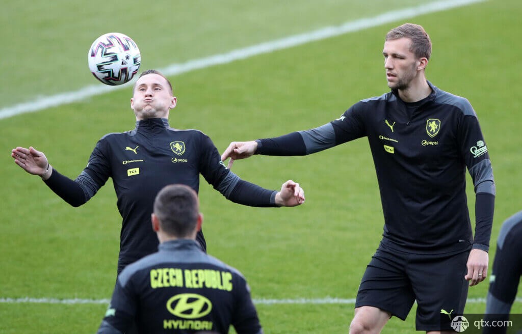 丰富的前锋 丰富的前锋